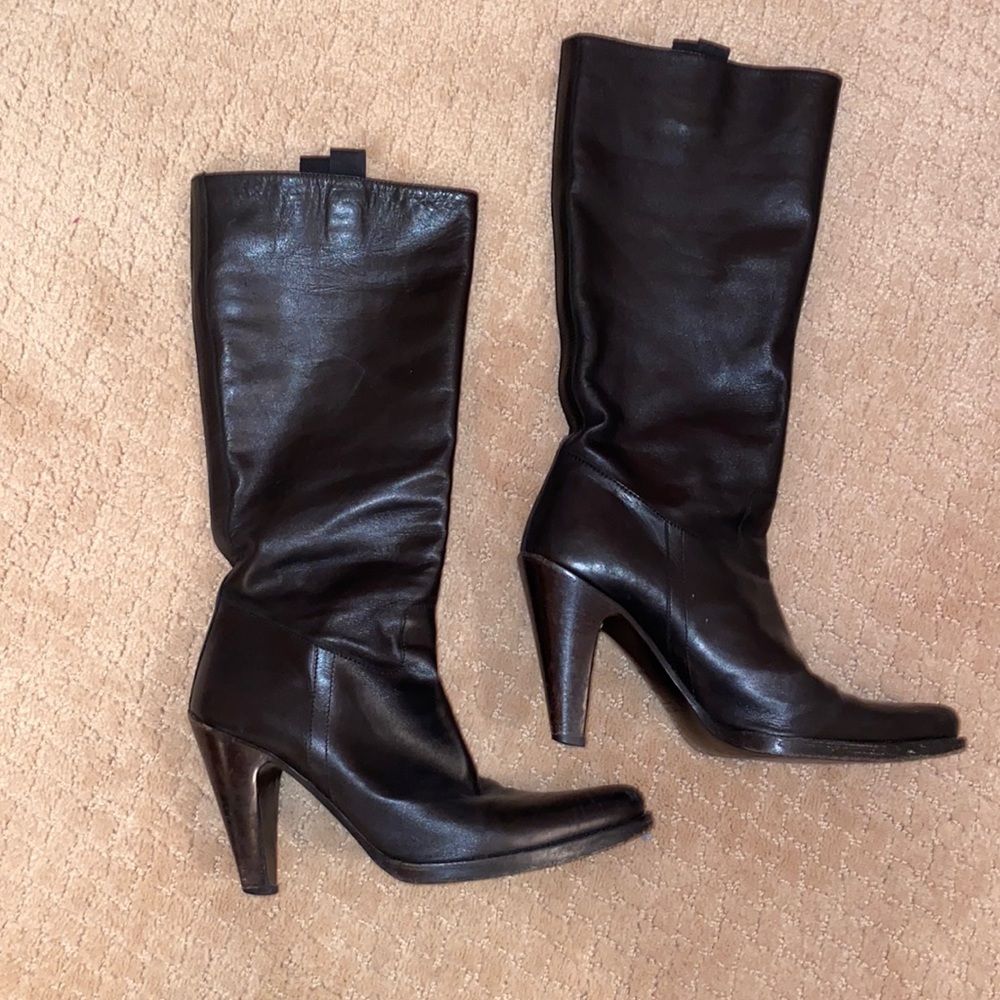 Prada Leather Heeled Boots - Vera Cuoio Size 36.5
